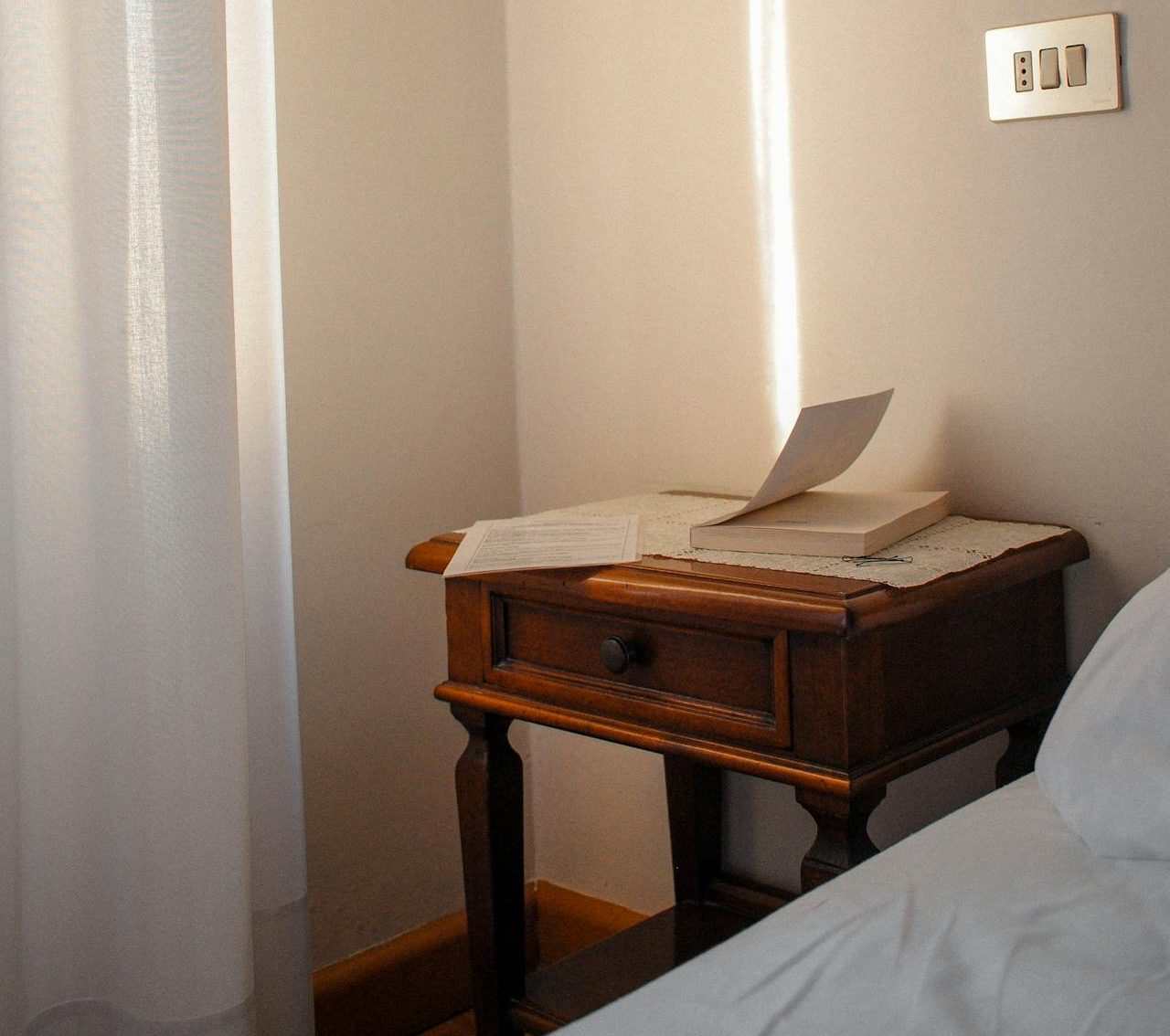 Table de chevet originale