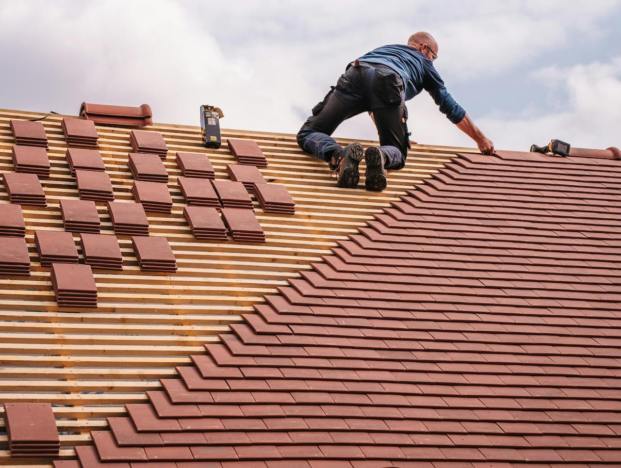 Construction de toiture : pourquoi contacter un couvreur professionnel ?